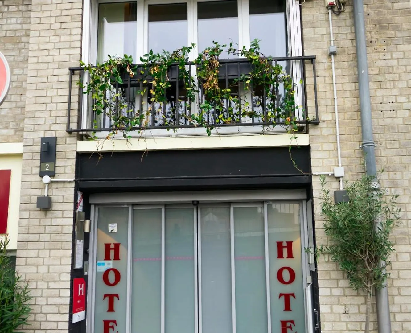 Hotel De La Gare Choisy-le-Roi 2*,